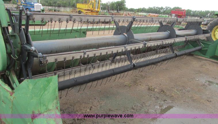 image for item I9560 John Deere 220 rigid platform header