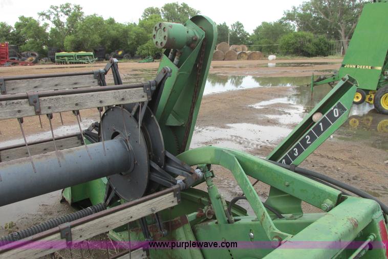 image for item I9560 John Deere 220 rigid platform header