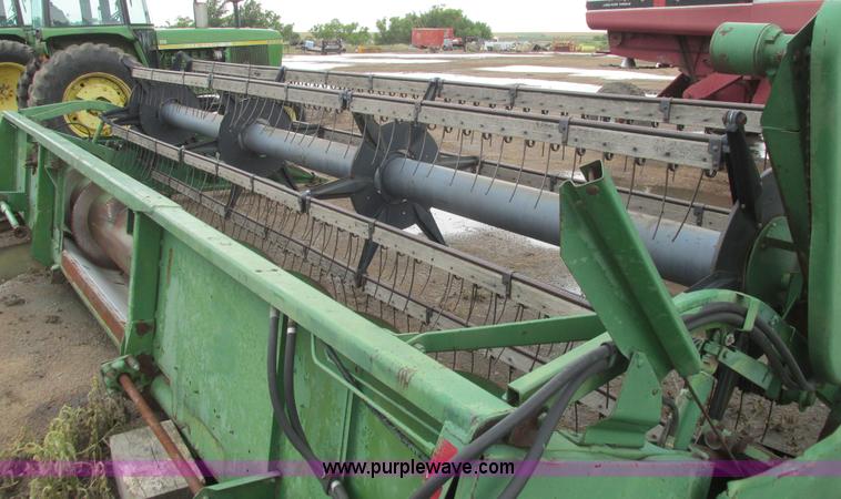 image for item I9560 John Deere 220 rigid platform header