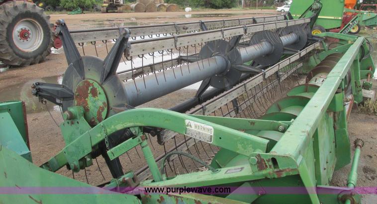 image for item I9560 John Deere 220 rigid platform header