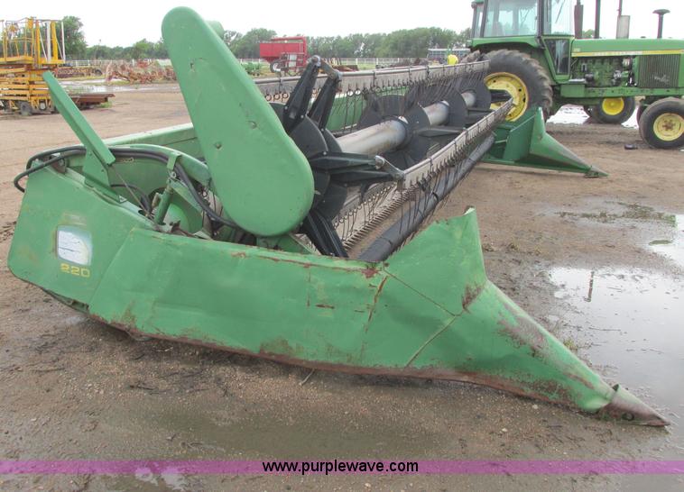 image for item I9560 John Deere 220 rigid platform header