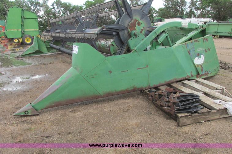 image for item I9560 John Deere 220 rigid platform header