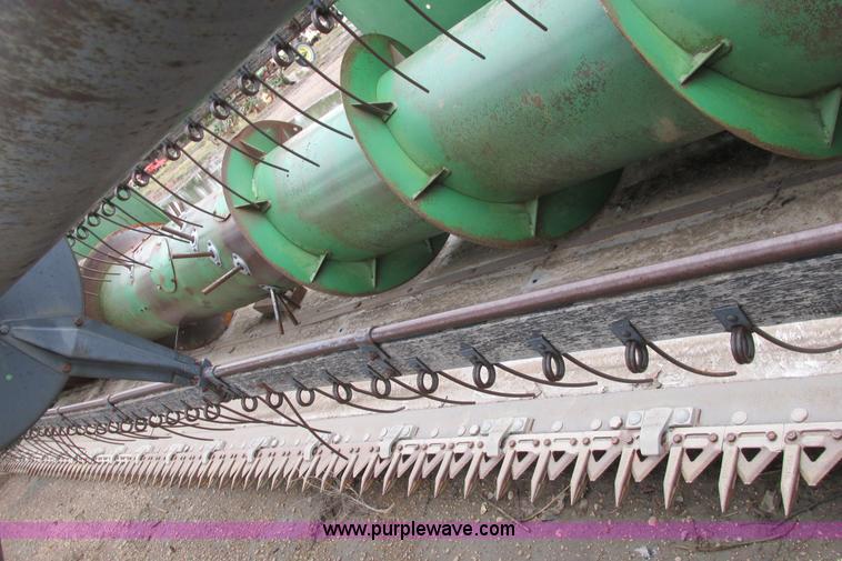 image for item I9560 John Deere 220 rigid platform header