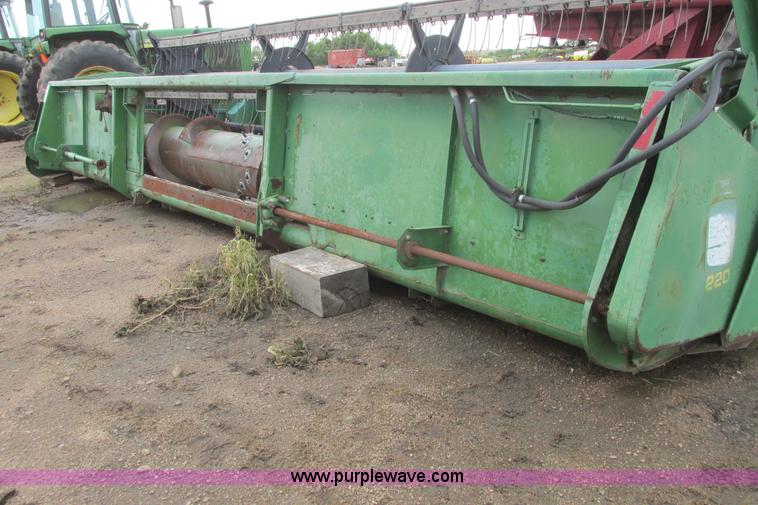 image for item I9560 John Deere 220 rigid platform header