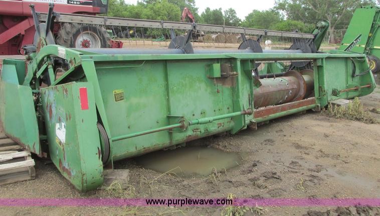 image for item I9560 John Deere 220 rigid platform header