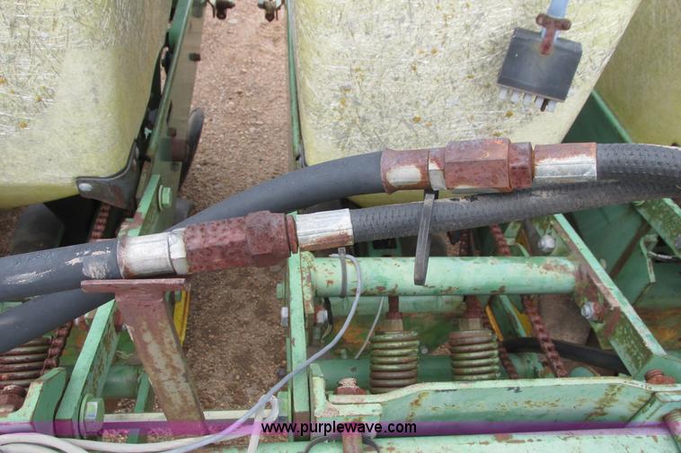 image for item I9565 1981 John Deere 7100 planter