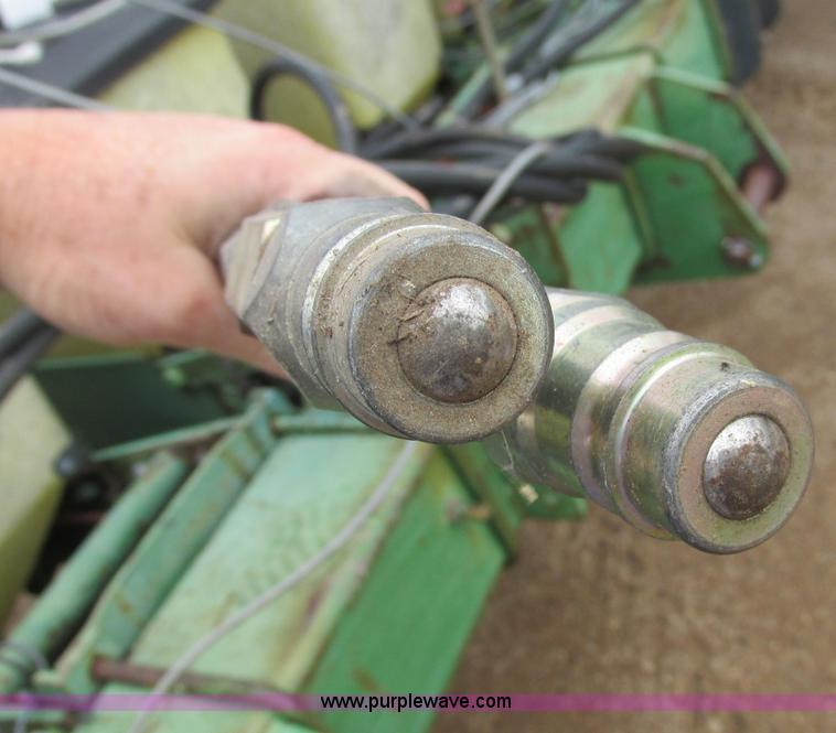 image for item I9565 1981 John Deere 7100 planter