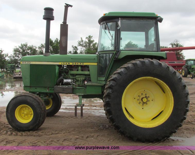 image for item I9570 1975 John Deere 4430 tractor