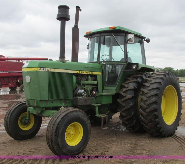 image for item I9570 1975 John Deere 4430 tractor