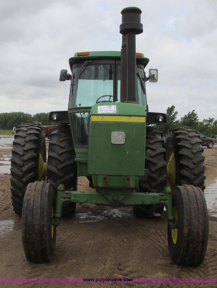 image for item I9570 1975 John Deere 4430 tractor
