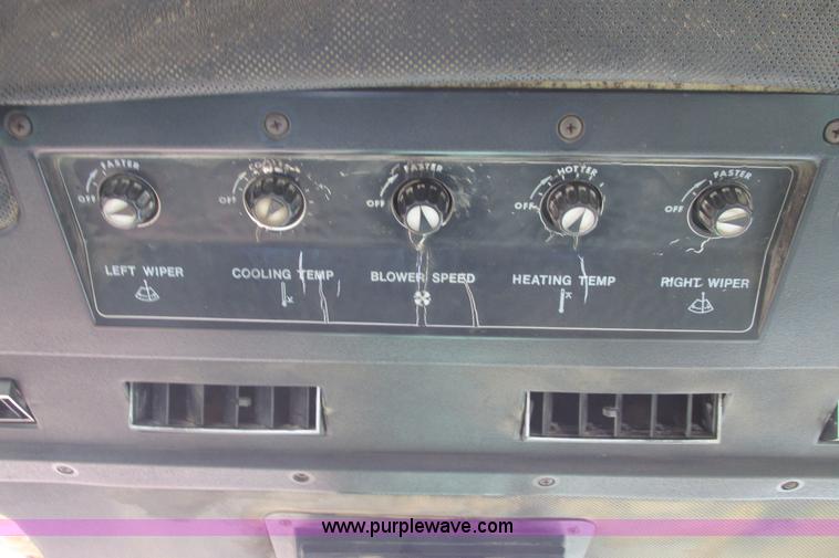 image for item I9570 1975 John Deere 4430 tractor