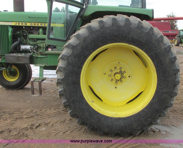 image for item I9570 1975 John Deere 4430 tractor
