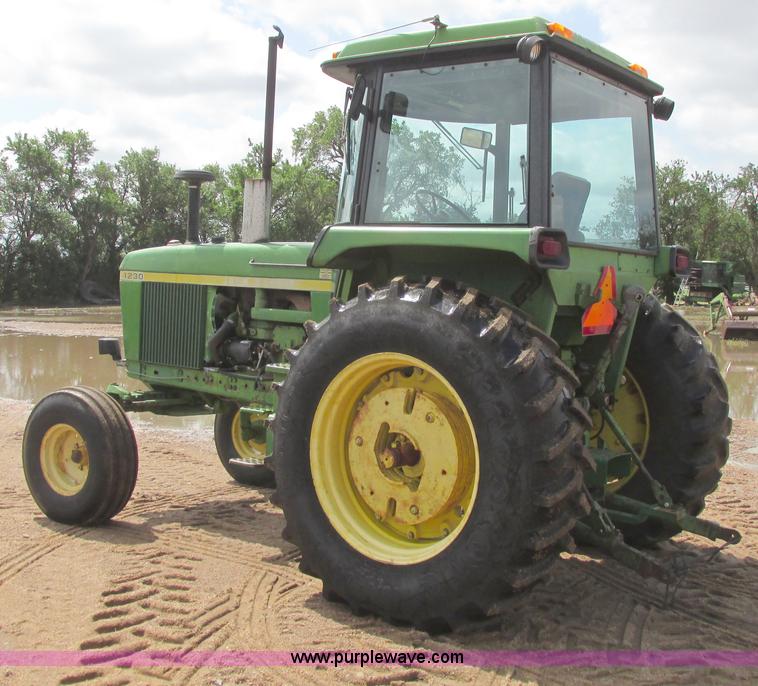 image for item I9571 1973 John Deere 4230 tractor