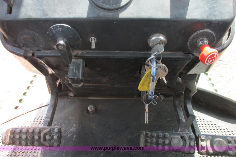 image for item I9571 1973 John Deere 4230 tractor