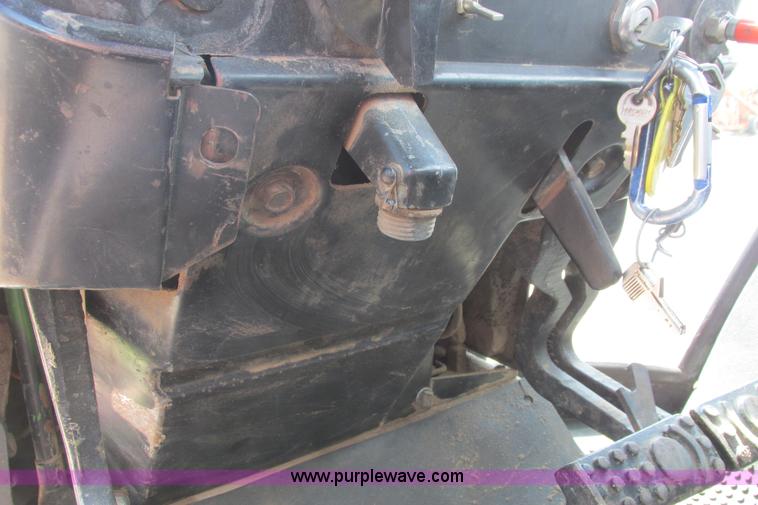 image for item I9571 1973 John Deere 4230 tractor