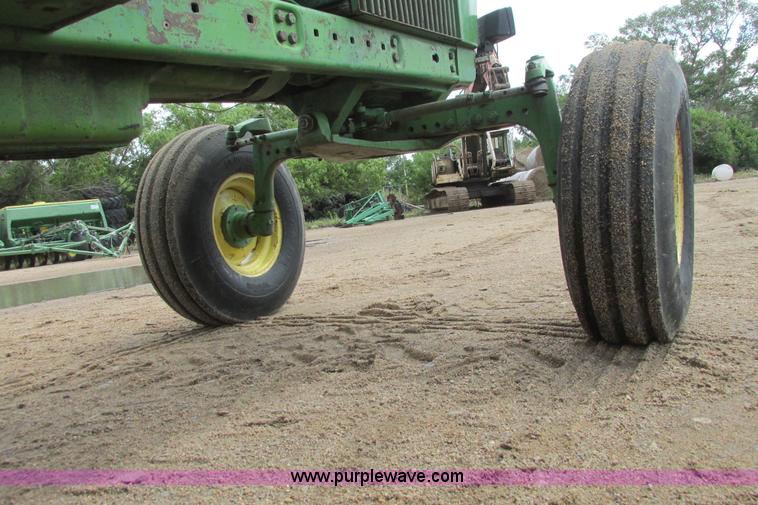 image for item I9571 1973 John Deere 4230 tractor