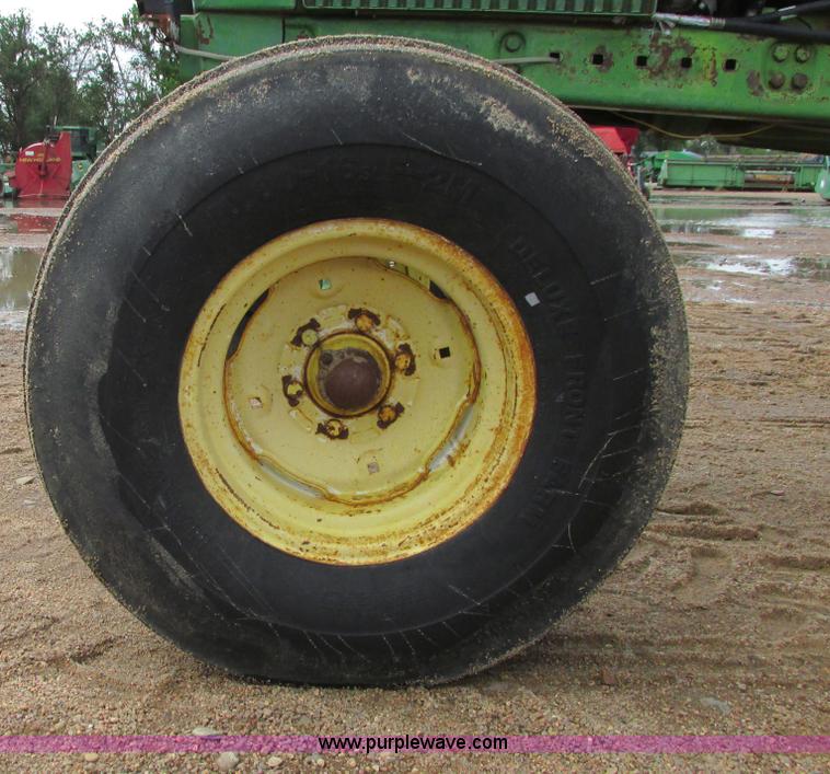 image for item I9571 1973 John Deere 4230 tractor