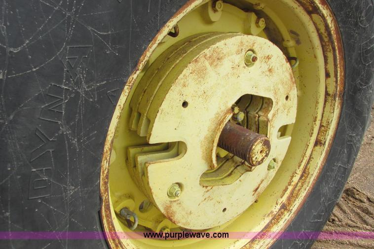 image for item I9571 1973 John Deere 4230 tractor