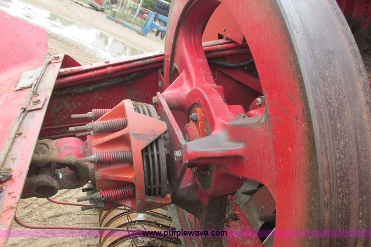 image for item I9572 1991 Case IH 8580 large square baler