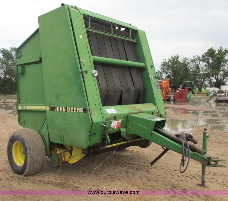 image for item I9573 1991 John Deere 535 round baler