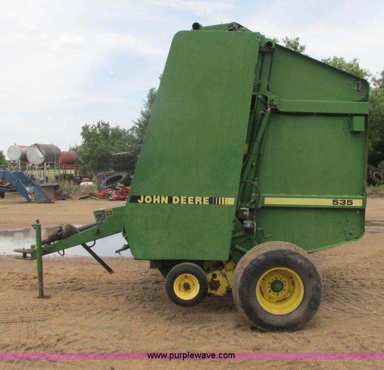 image for item I9573 1991 John Deere 535 round baler
