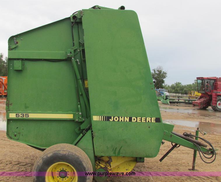 image for item I9573 1991 John Deere 535 round baler
