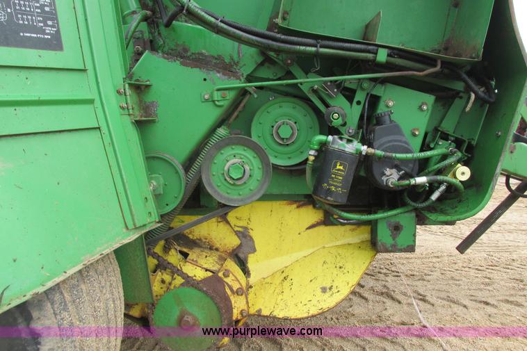 image for item I9573 1991 John Deere 535 round baler