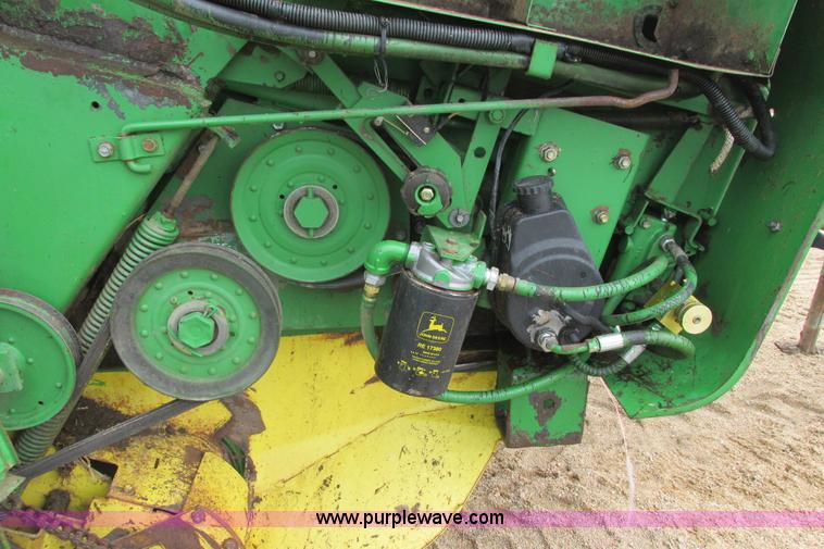 image for item I9573 1991 John Deere 535 round baler