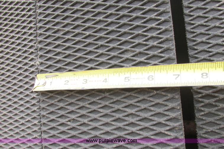 image for item I9573 1991 John Deere 535 round baler