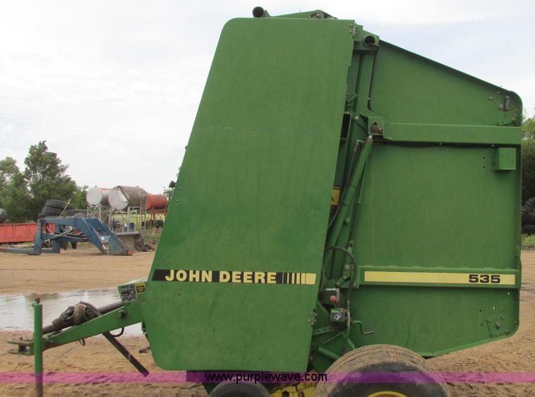 image for item I9573 1991 John Deere 535 round baler