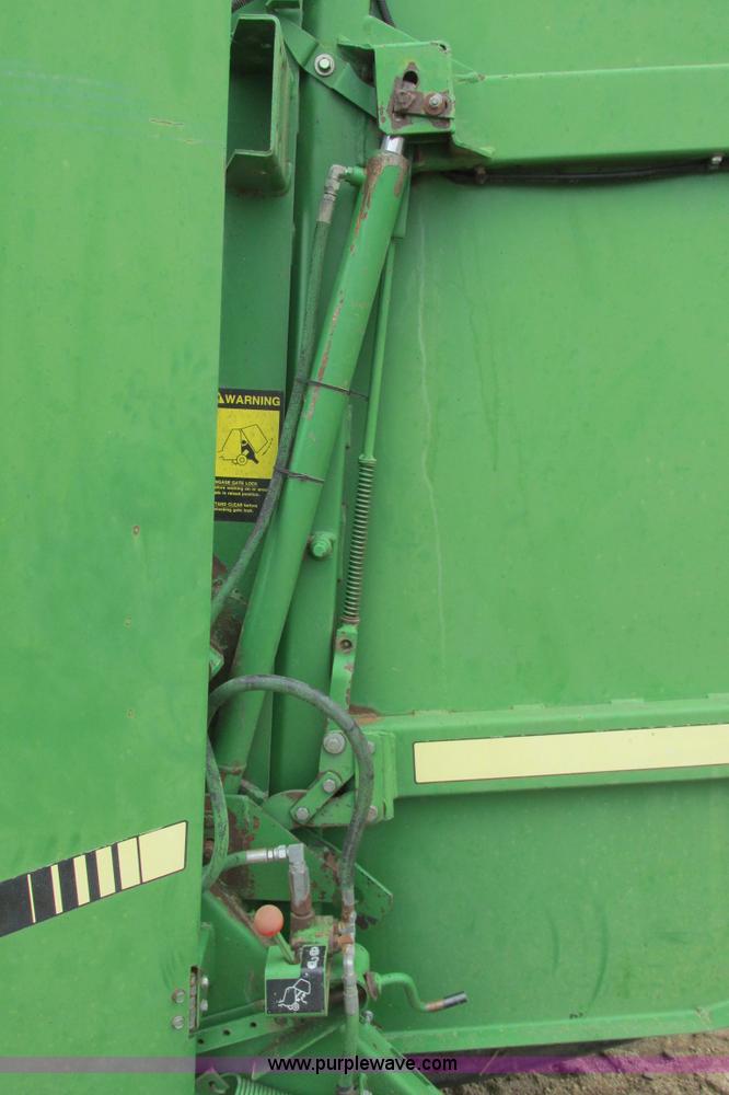 image for item I9573 1991 John Deere 535 round baler