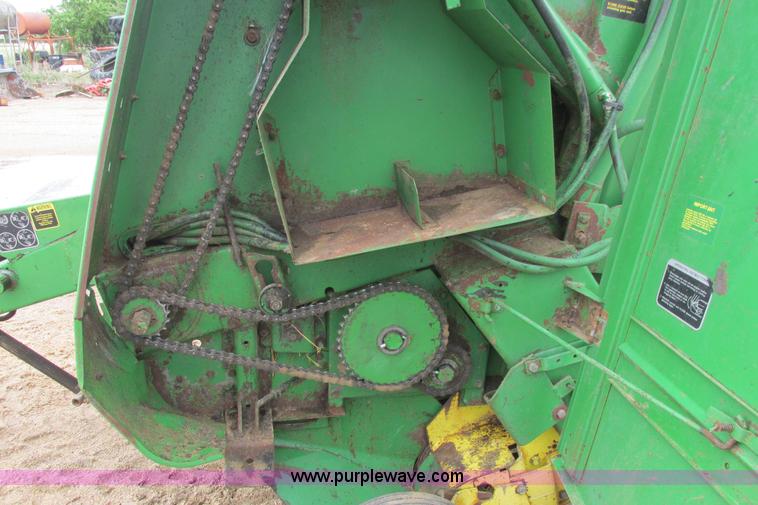 image for item I9573 1991 John Deere 535 round baler