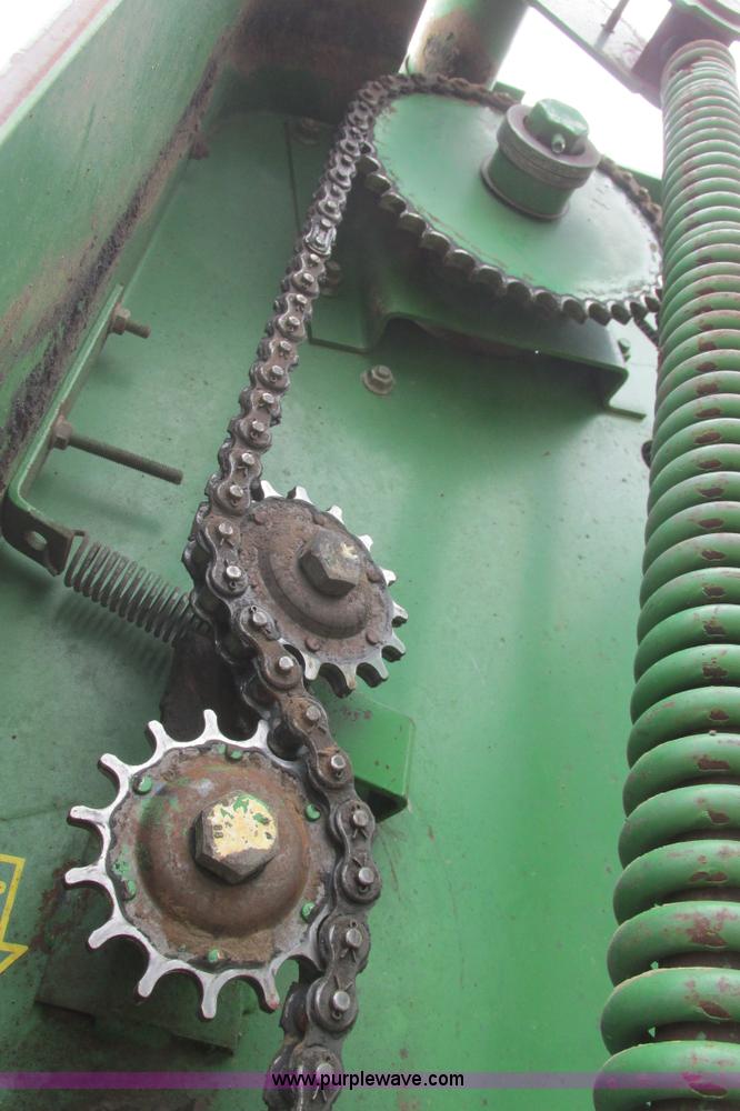 image for item I9573 1991 John Deere 535 round baler