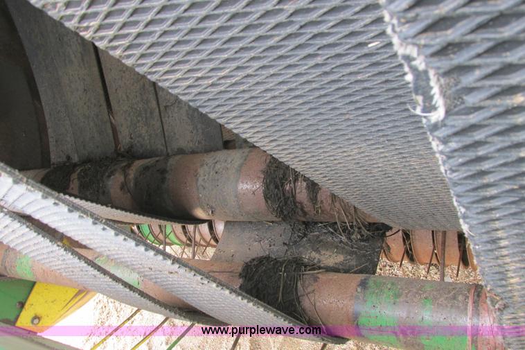 image for item I9573 1991 John Deere 535 round baler