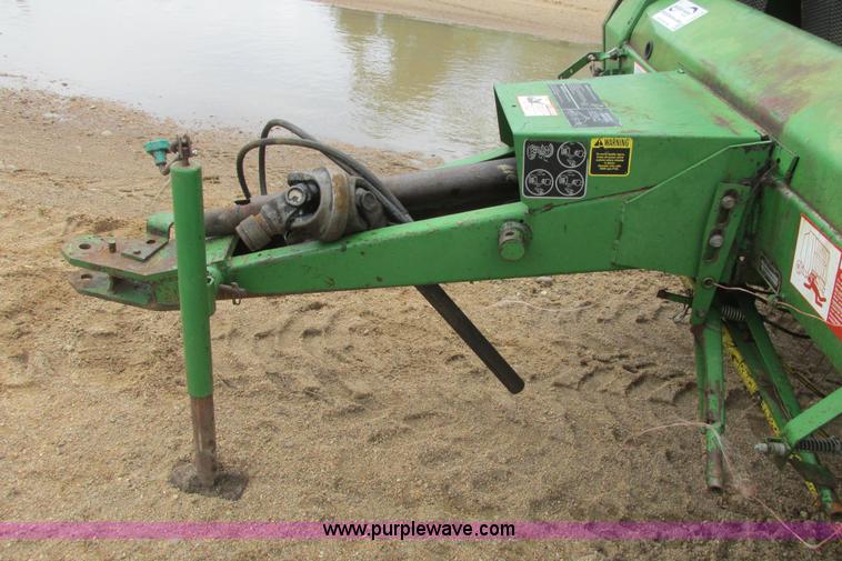 image for item I9573 1991 John Deere 535 round baler