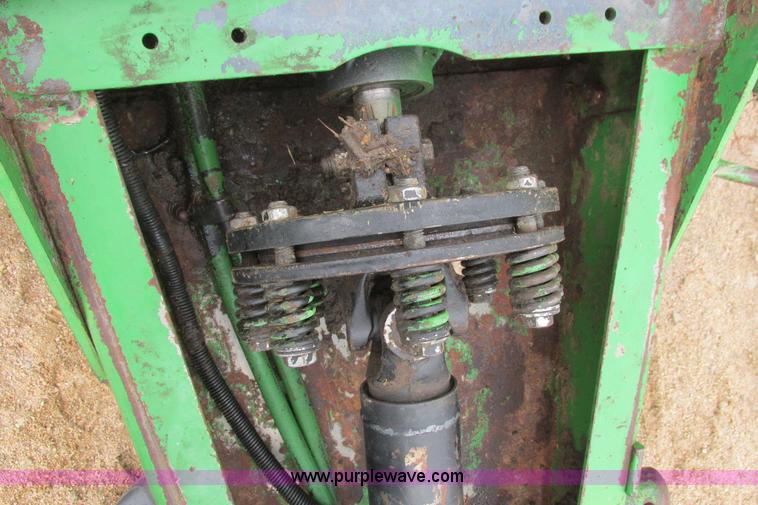 image for item I9573 1991 John Deere 535 round baler