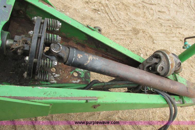 image for item I9573 1991 John Deere 535 round baler