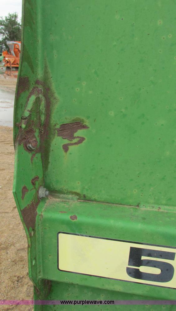 image for item I9573 1991 John Deere 535 round baler