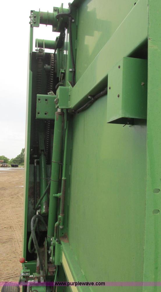 image for item I9573 1991 John Deere 535 round baler