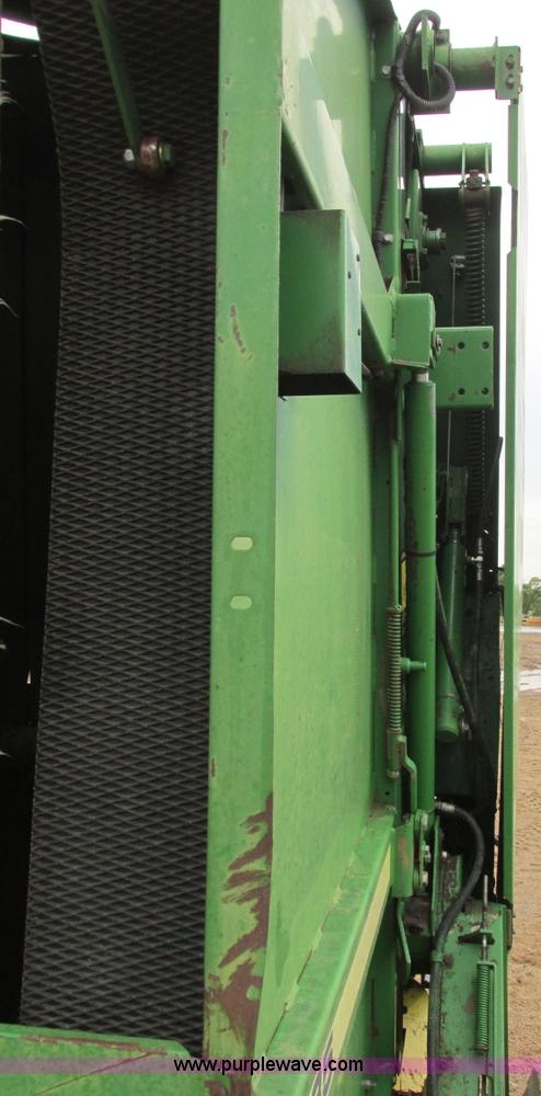 image for item I9573 1991 John Deere 535 round baler