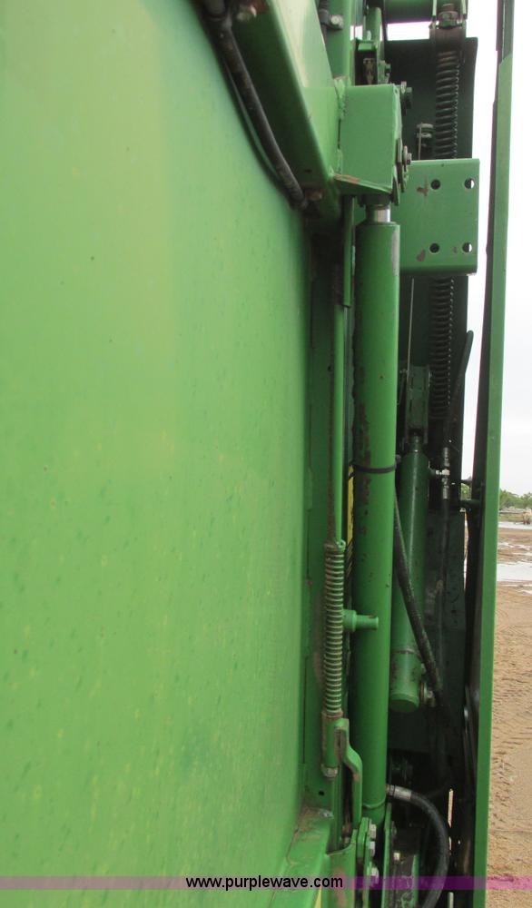 image for item I9573 1991 John Deere 535 round baler