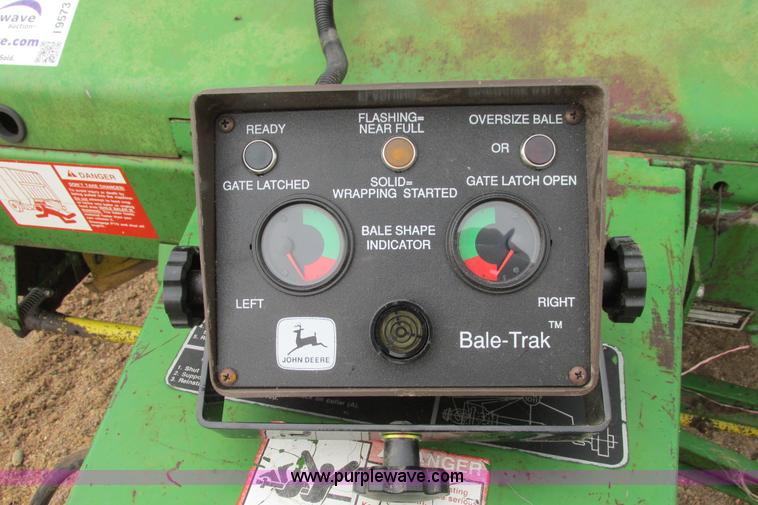 image for item I9573 1991 John Deere 535 round baler