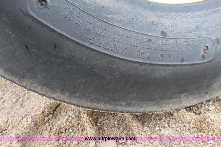 image for item I9573 1991 John Deere 535 round baler