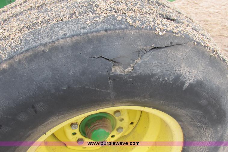 image for item I9573 1991 John Deere 535 round baler