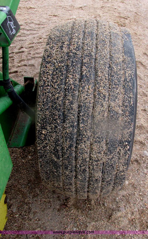 image for item I9573 1991 John Deere 535 round baler