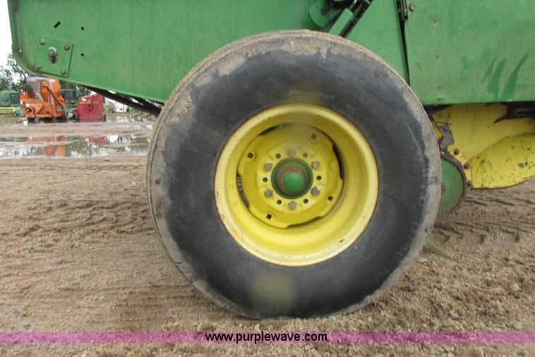 image for item I9573 1991 John Deere 535 round baler