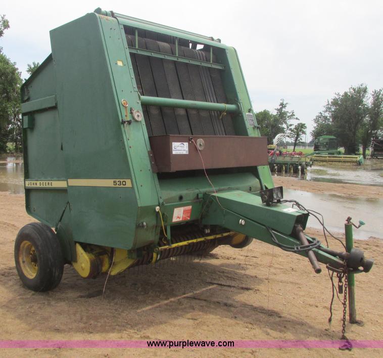 image for item I9574 1987 John Deere 530 round baler