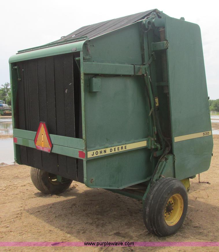 image for item I9574 1987 John Deere 530 round baler