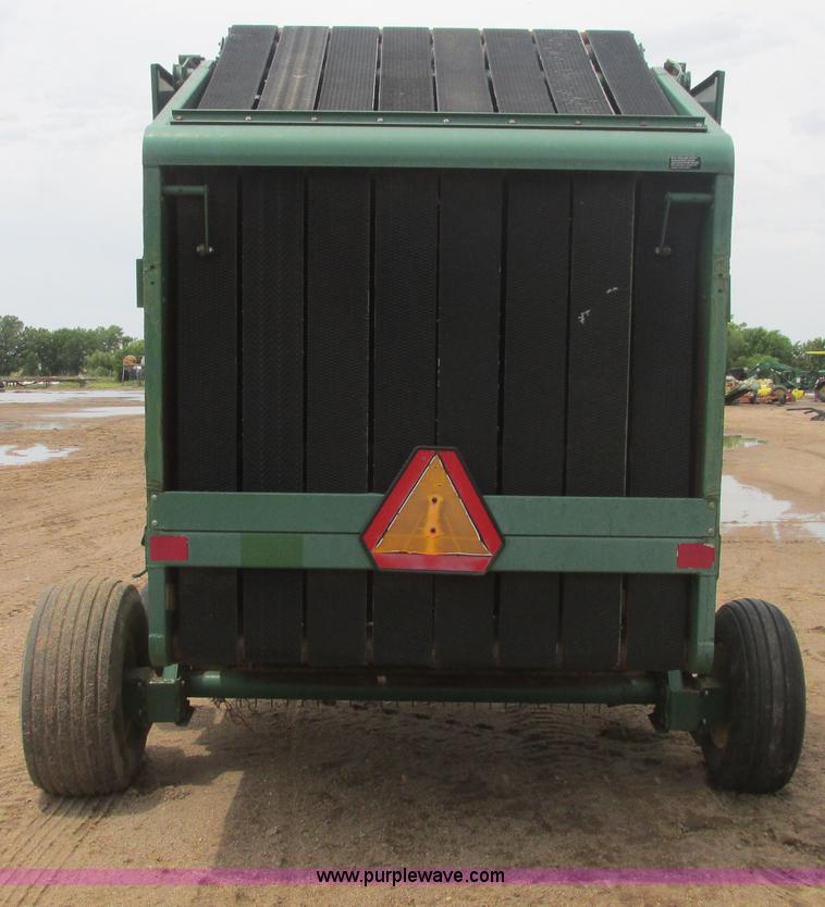 image for item I9574 1987 John Deere 530 round baler