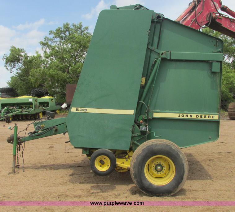 image for item I9574 1987 John Deere 530 round baler